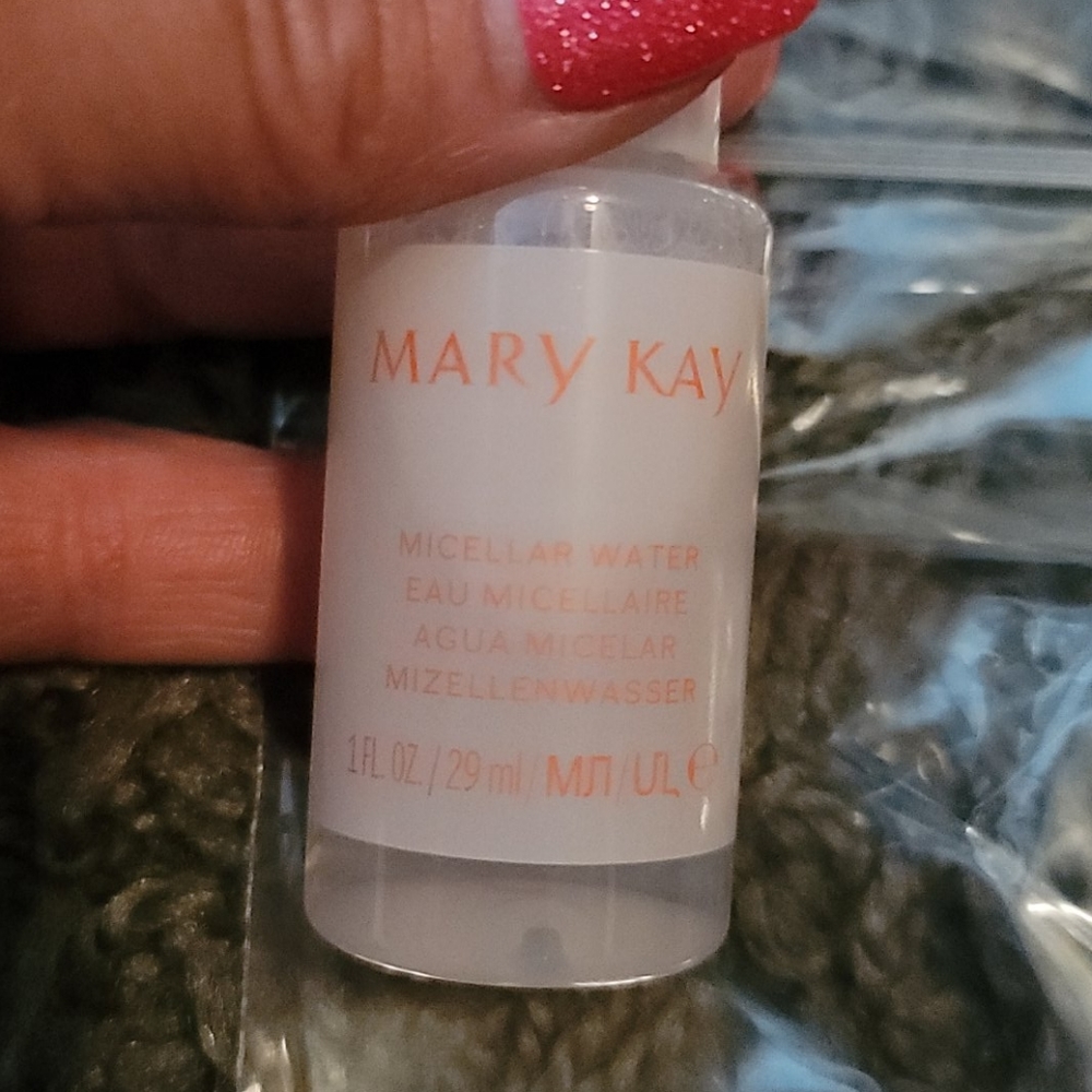 👧🏾NEW! Mary Kay Micellar Water Deluxe Mini👧